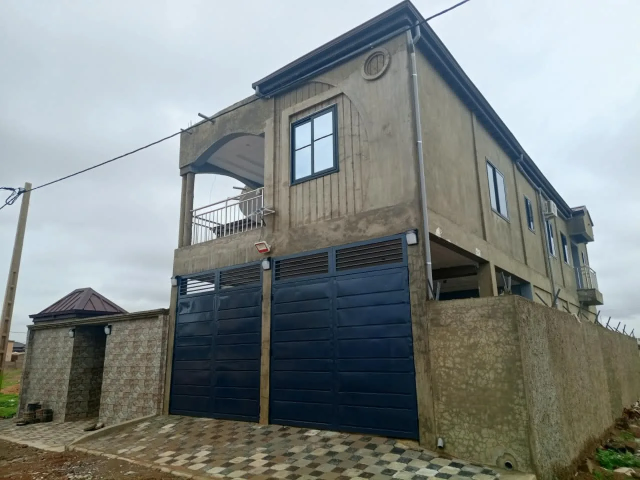 Une maison prend forme — Photographie du bâtiment